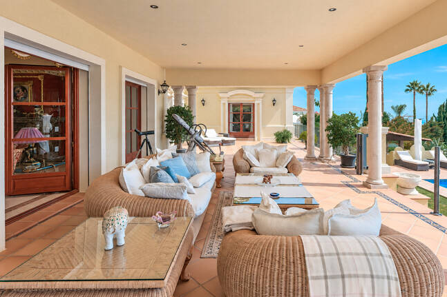 Außergewöhnliche Mansion mit Meerblick in den prestigeträchtigen Höhenlagen von Sierra Blanca