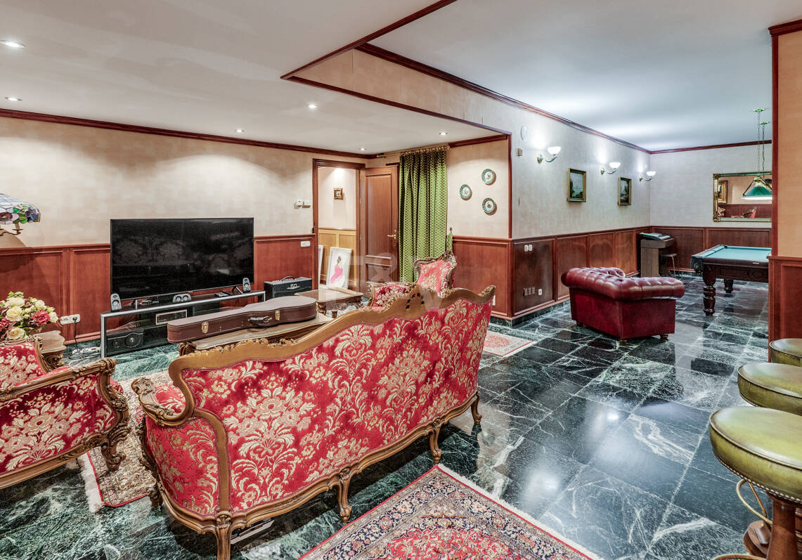 Außergewöhnliche Mansion mit Meerblick in den prestigeträchtigen Höhenlagen von Sierra Blanca