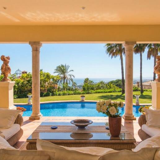 Außergewöhnliche Mansion mit Meerblick in den prestigeträchtigen Höhenlagen von Sierra Blanca