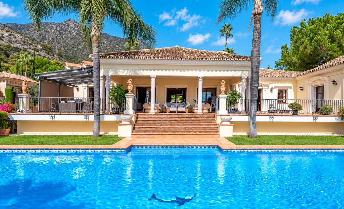 Villa à vendre en Sierra Blanca, Marbella Golden Mile avec 5 chambres, 4 salles de bains et a piscine (privé),...