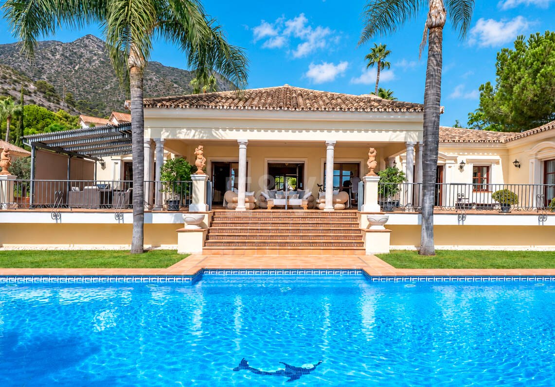 Außergewöhnliche Mansion mit Meerblick in den prestigeträchtigen Höhenlagen von Sierra Blanca