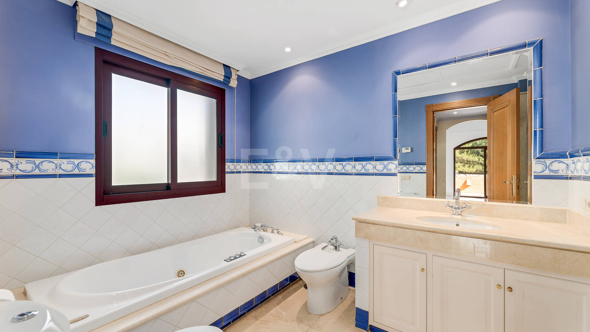 Rymlig och elegant Villa i Altos Reales på Golden Mile