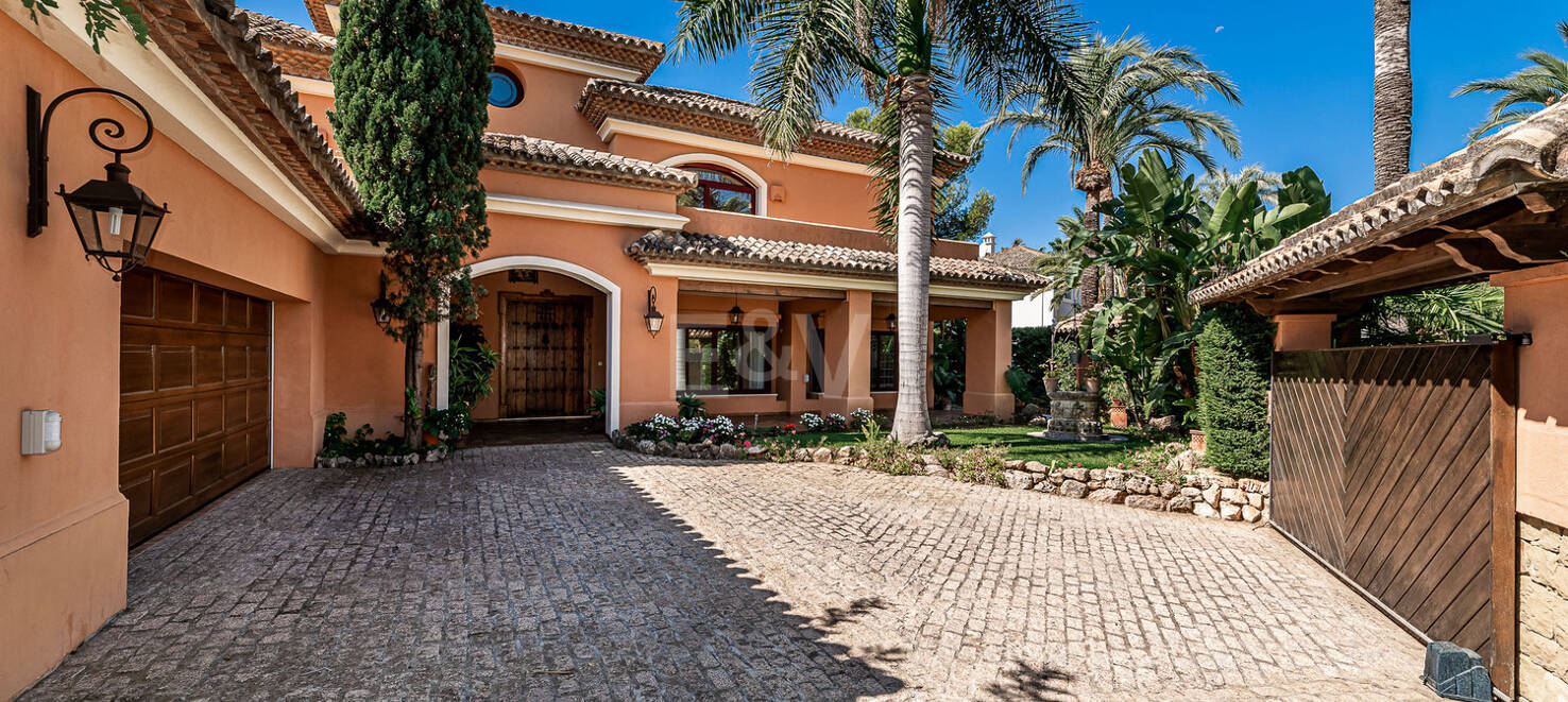 Rymlig och elegant Villa i Altos Reales på Golden Mile