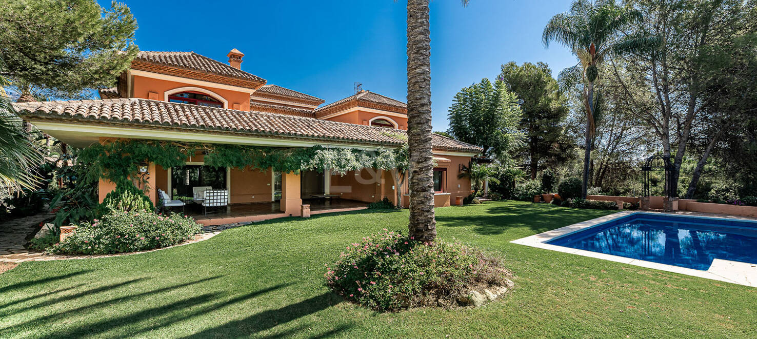 Rymlig och elegant Villa i Altos Reales på Golden Mile
