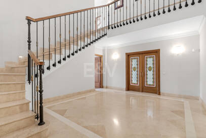 Rymlig och elegant Villa i Altos Reales på Golden Mile