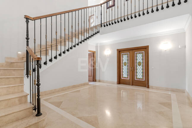 Rymlig och elegant Villa i Altos Reales på Golden Mile