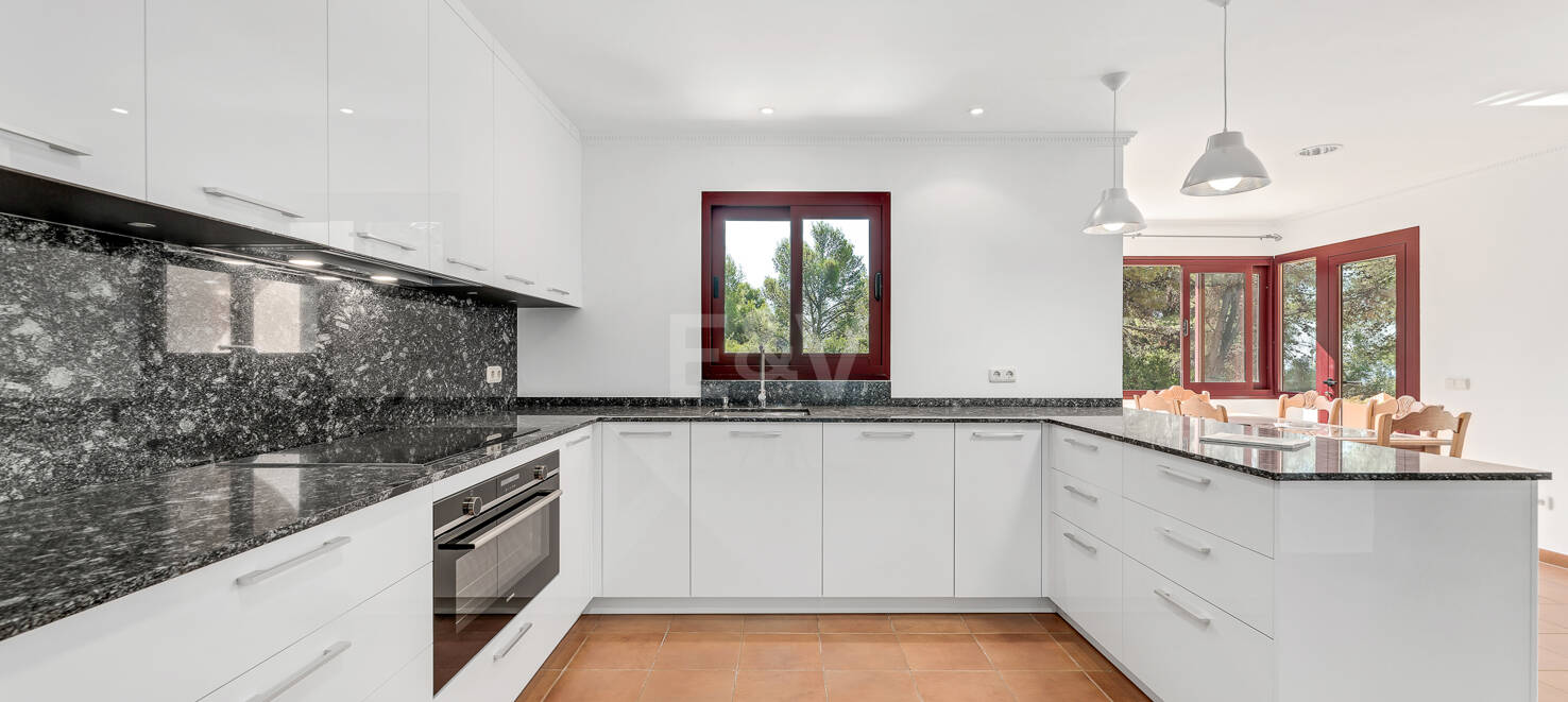 Rymlig och elegant Villa i Altos Reales på Golden Mile