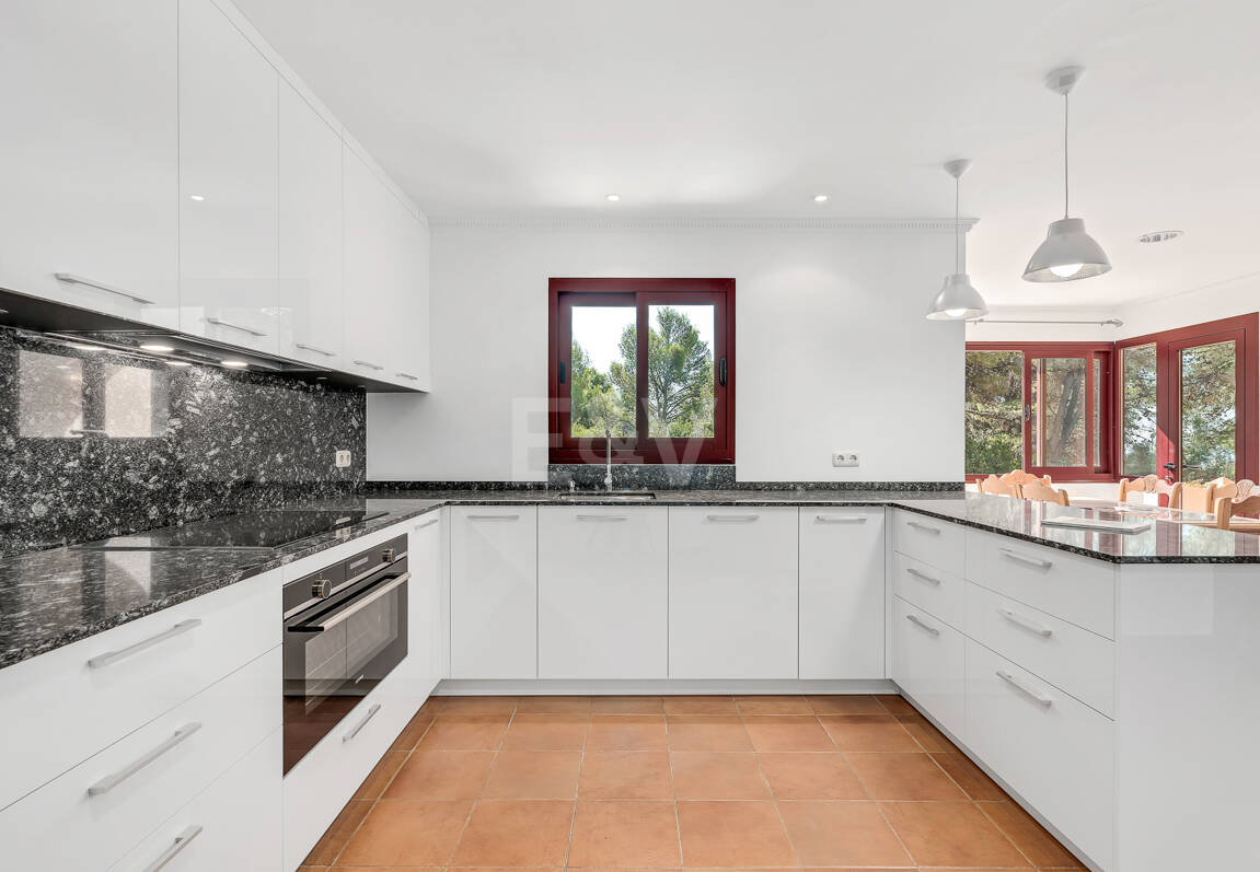 Rymlig och elegant Villa i Altos Reales på Golden Mile