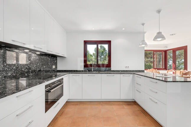 Rymlig och elegant Villa i Altos Reales på Golden Mile