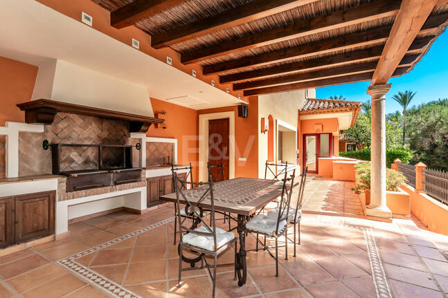 Rymlig och elegant Villa i Altos Reales på Golden Mile