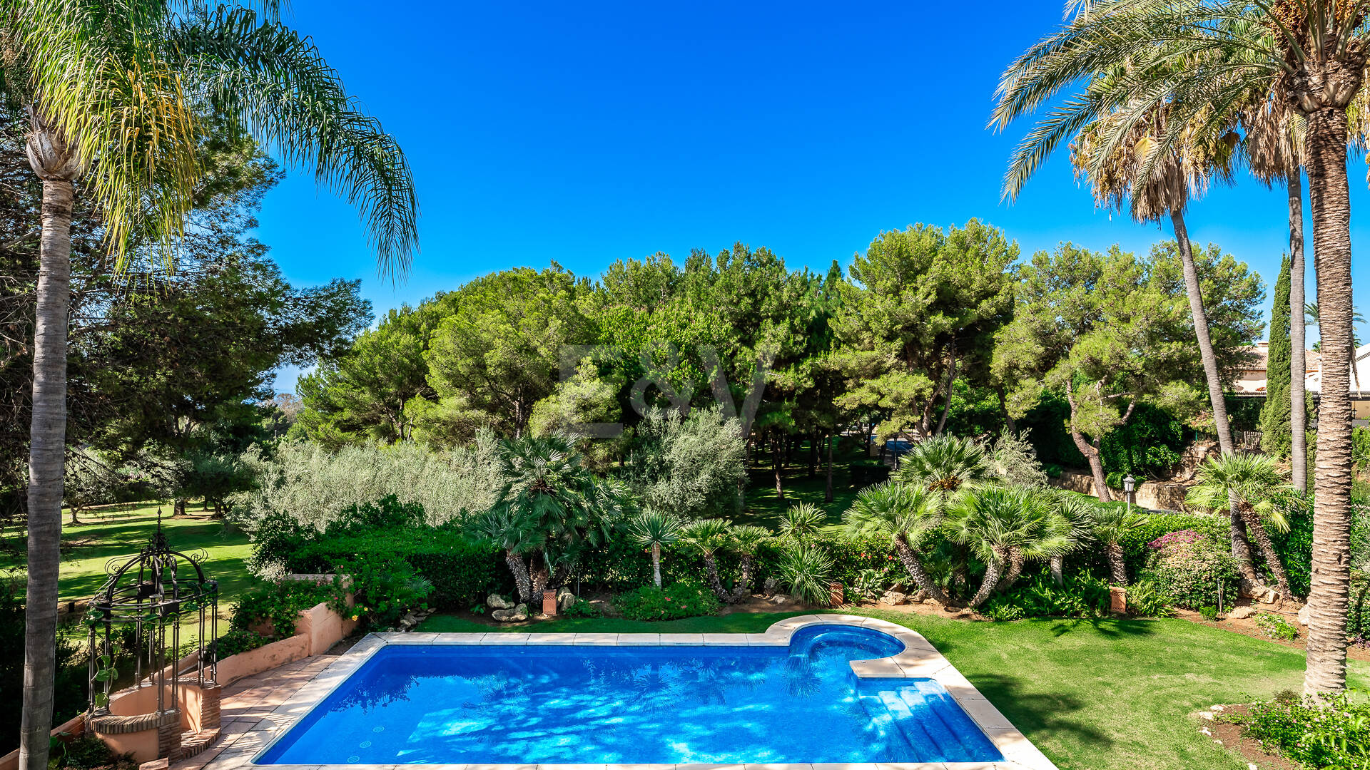 Rymlig och elegant Villa i Altos Reales på Golden Mile