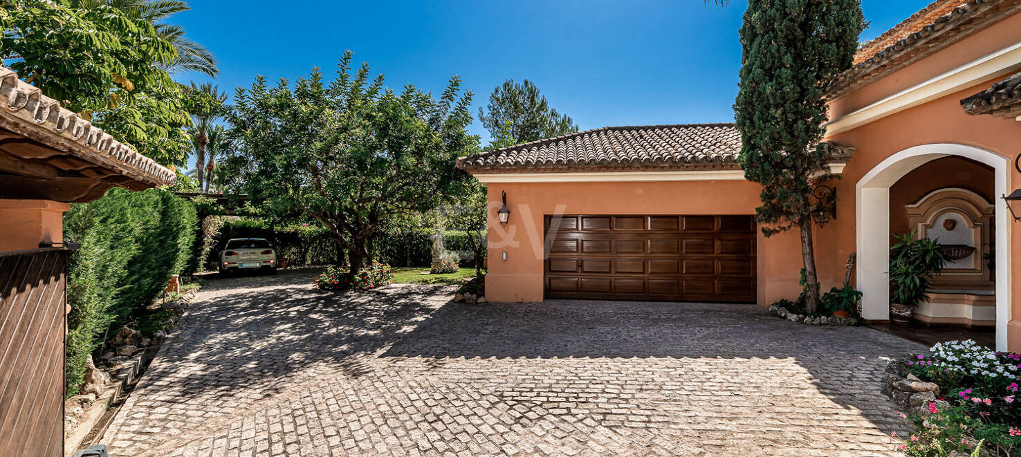 Rymlig och elegant Villa i Altos Reales på Golden Mile