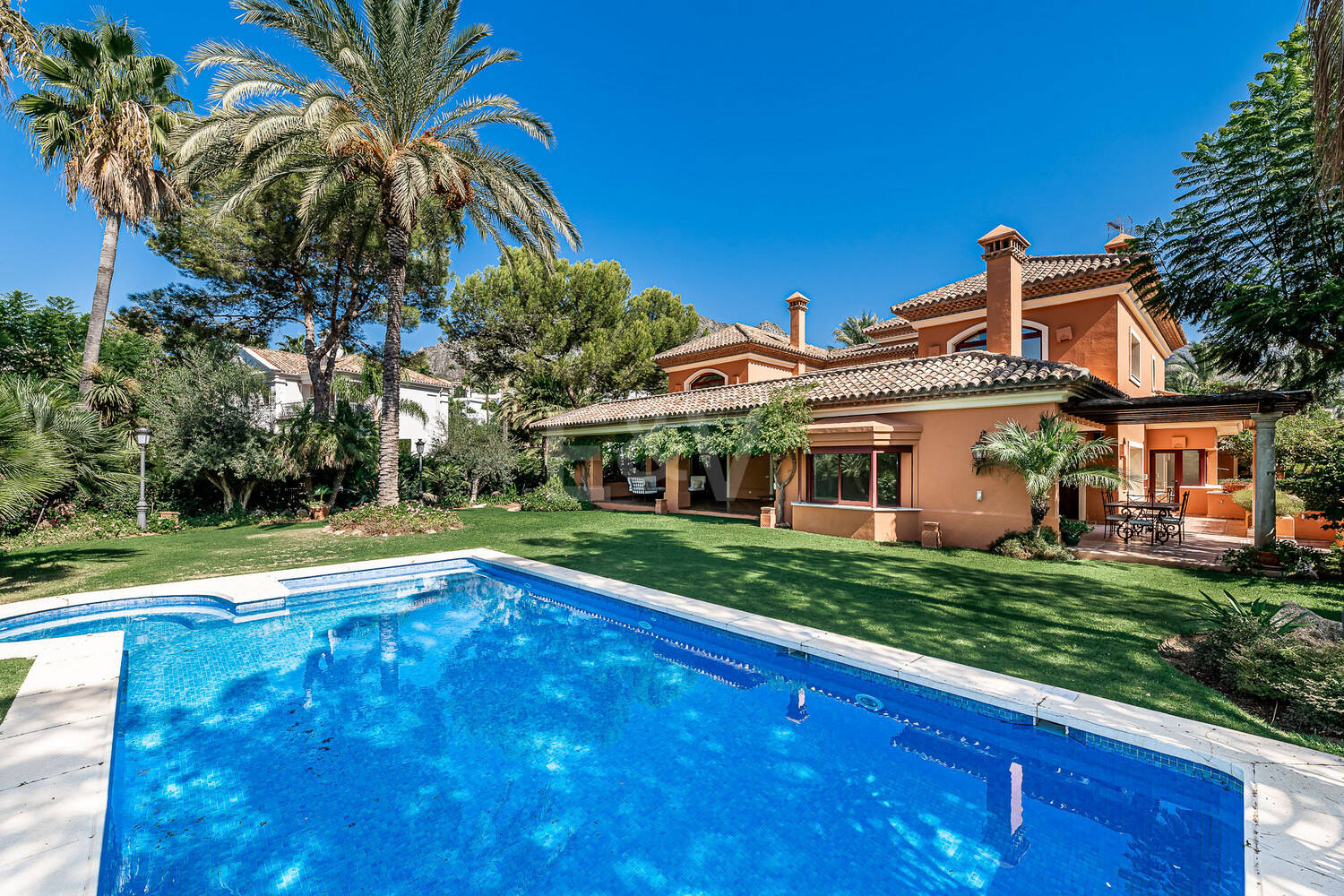 Rymlig och elegant Villa i Altos Reales på Golden Mile