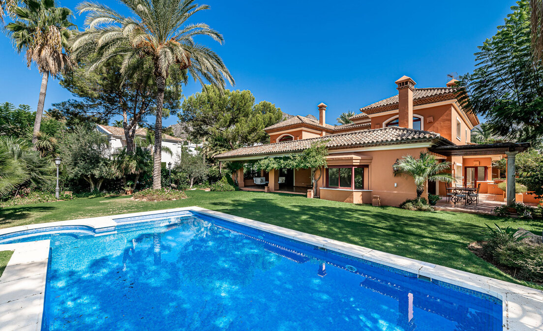 Spacious and Elegant Villa in Altos Reales on the Golden Mile