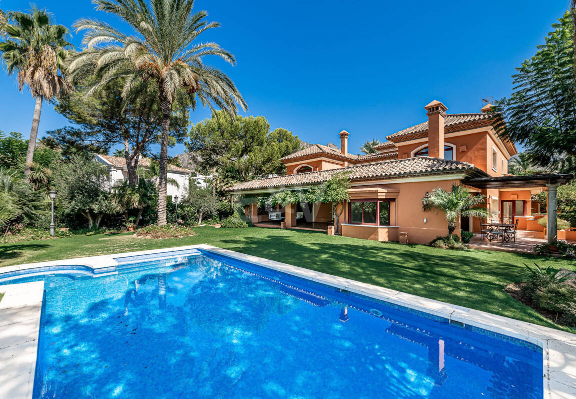 Rymlig och elegant Villa i Altos Reales på Golden Mile