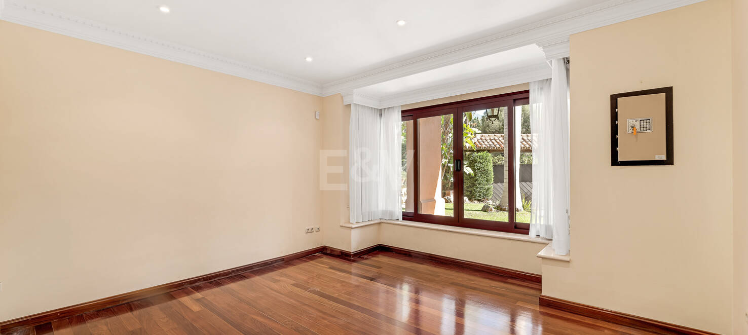 Rymlig och elegant Villa i Altos Reales på Golden Mile