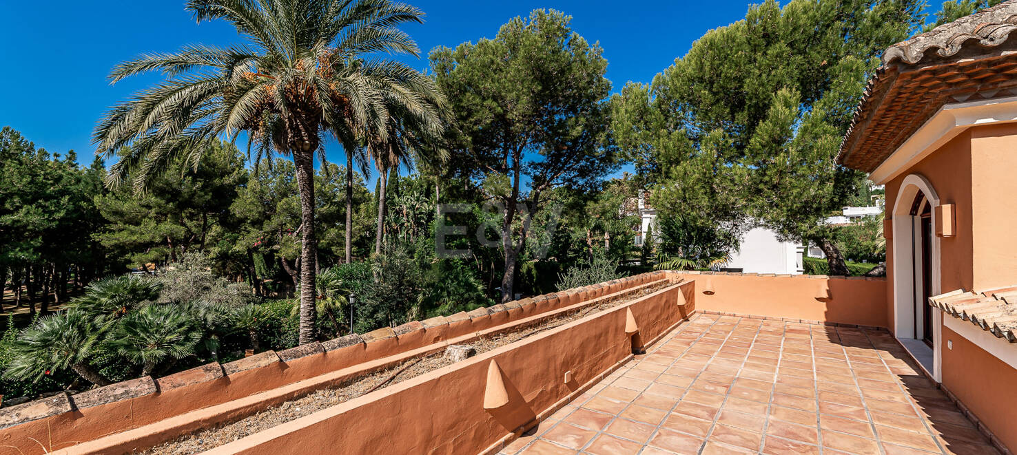 Rymlig och elegant Villa i Altos Reales på Golden Mile