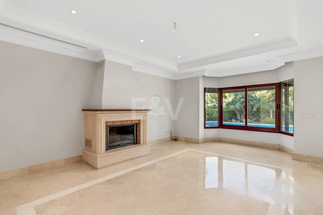 Rymlig och elegant Villa i Altos Reales på Golden Mile