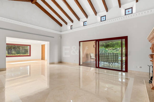 Rymlig och elegant Villa i Altos Reales på Golden Mile