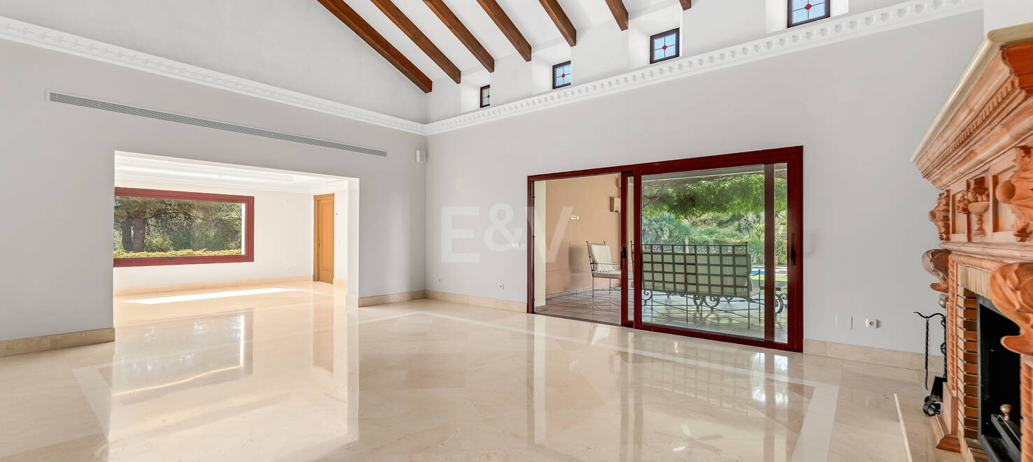 Rymlig och elegant Villa i Altos Reales på Golden Mile