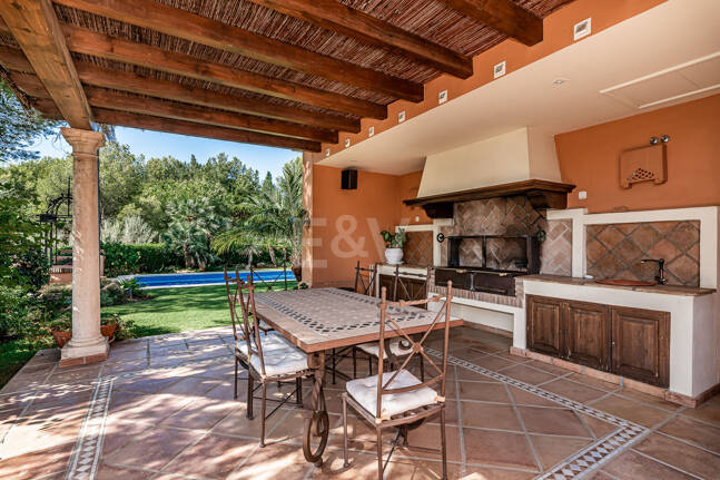 Rymlig och elegant Villa i Altos Reales på Golden Mile