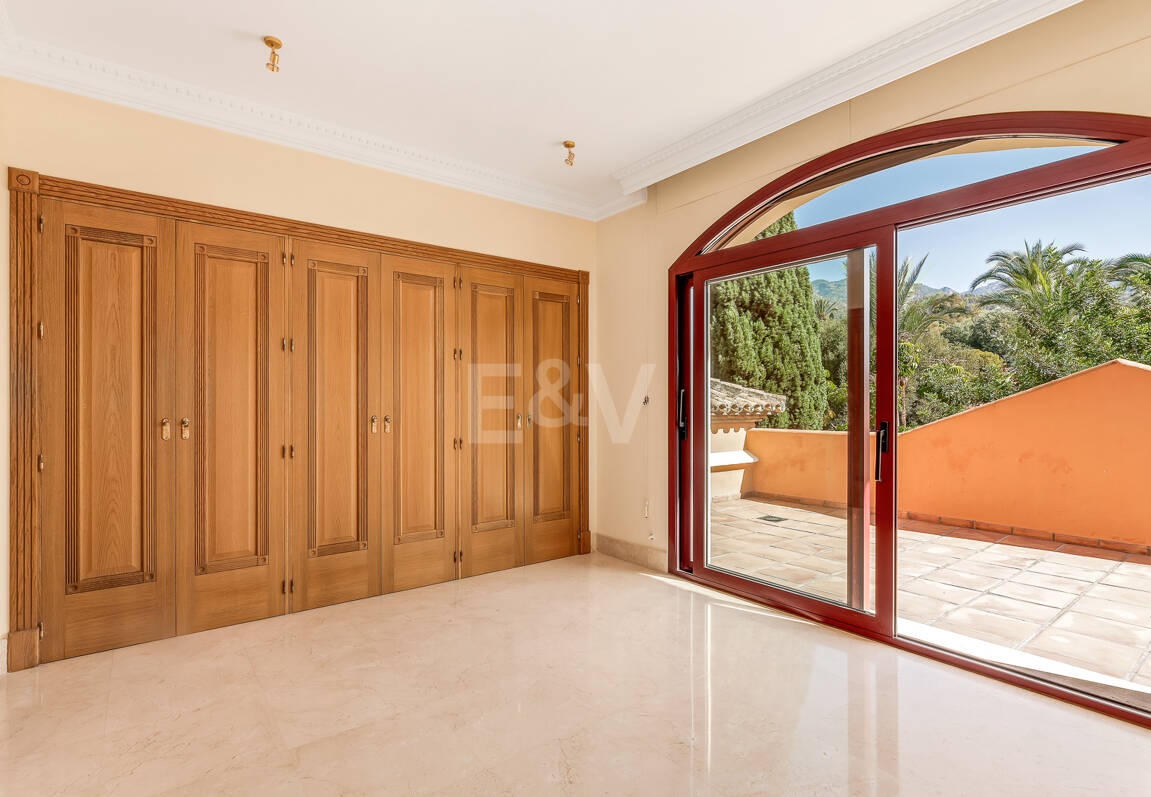 Rymlig och elegant Villa i Altos Reales på Golden Mile