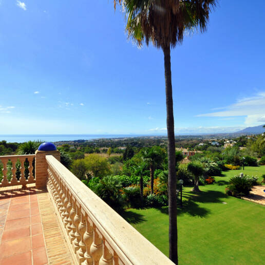 Exklusive palastartige Villa mit Meerblick in der Sierra Blanca