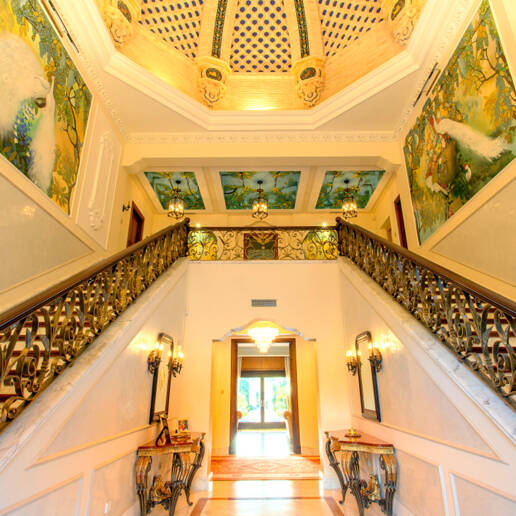 Exklusive palastartige Villa mit Meerblick in der Sierra Blanca
