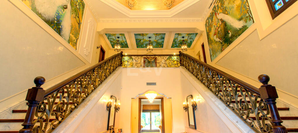 Exklusive palastartige Villa mit Meerblick in der Sierra Blanca