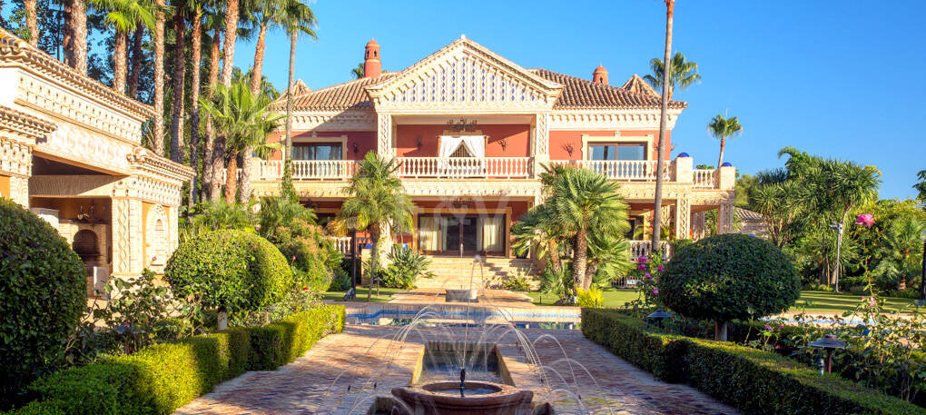Exklusive palastartige Villa mit Meerblick in der Sierra Blanca