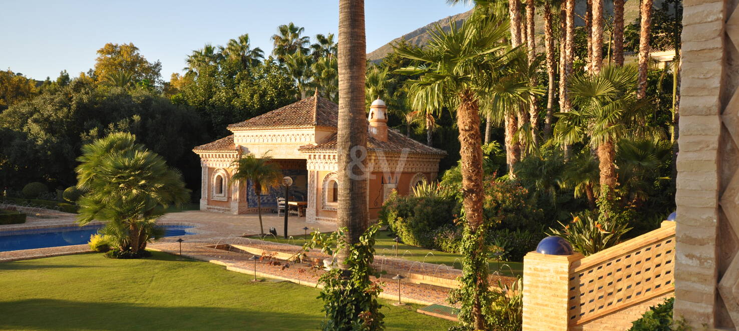 Exklusive palastartige Villa mit Meerblick in der Sierra Blanca
