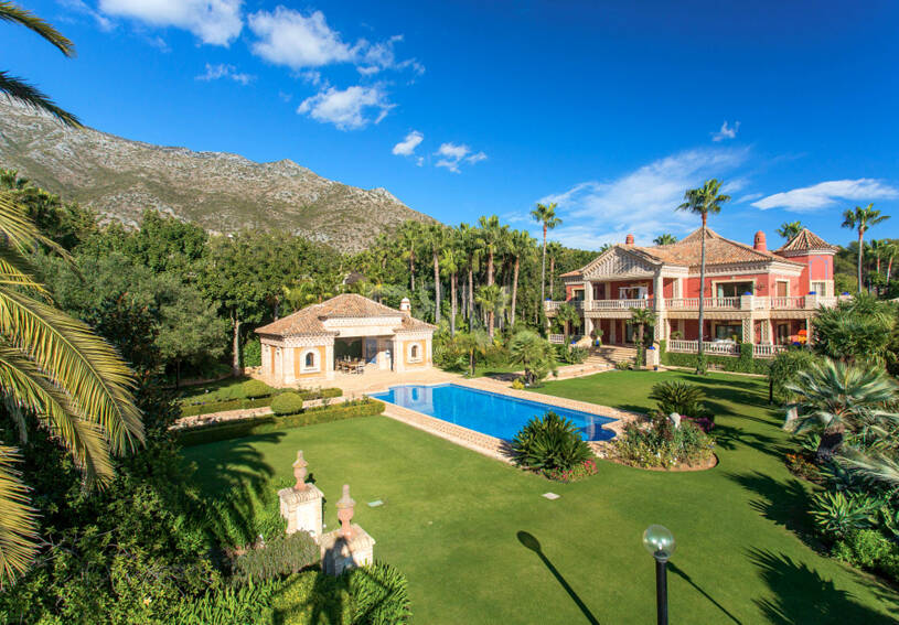 Exklusive palastartige Villa mit Meerblick in der Sierra Blanca