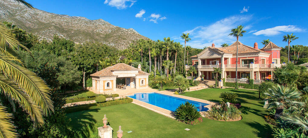 Exklusive palastartige Villa mit Meerblick in der Sierra Blanca
