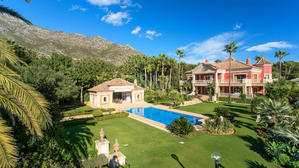 Exklusive palastartige Villa mit Meerblick in der Sierra Blanca