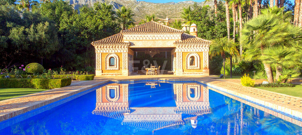 Exklusive palastartige Villa mit Meerblick in der Sierra Blanca