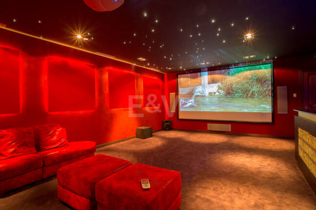 Exklusive palastartige Villa mit Meerblick in der Sierra Blanca