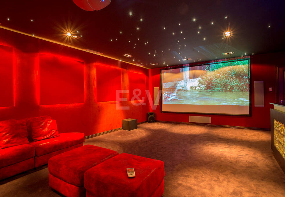 Exklusive palastartige Villa mit Meerblick in der Sierra Blanca