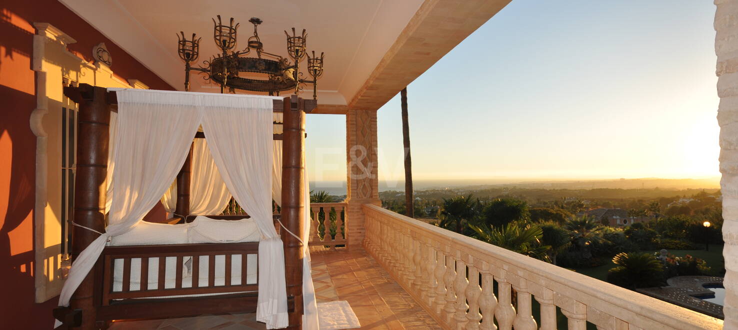 Exklusive palastartige Villa mit Meerblick in der Sierra Blanca