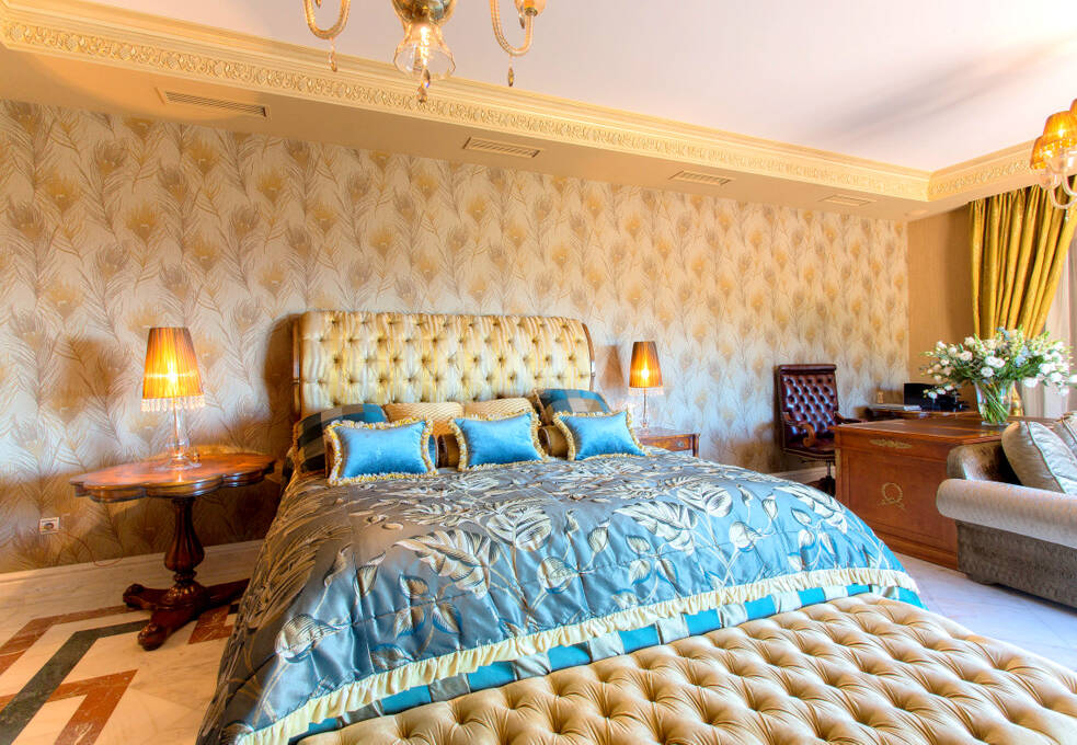 Exklusive palastartige Villa mit Meerblick in der Sierra Blanca