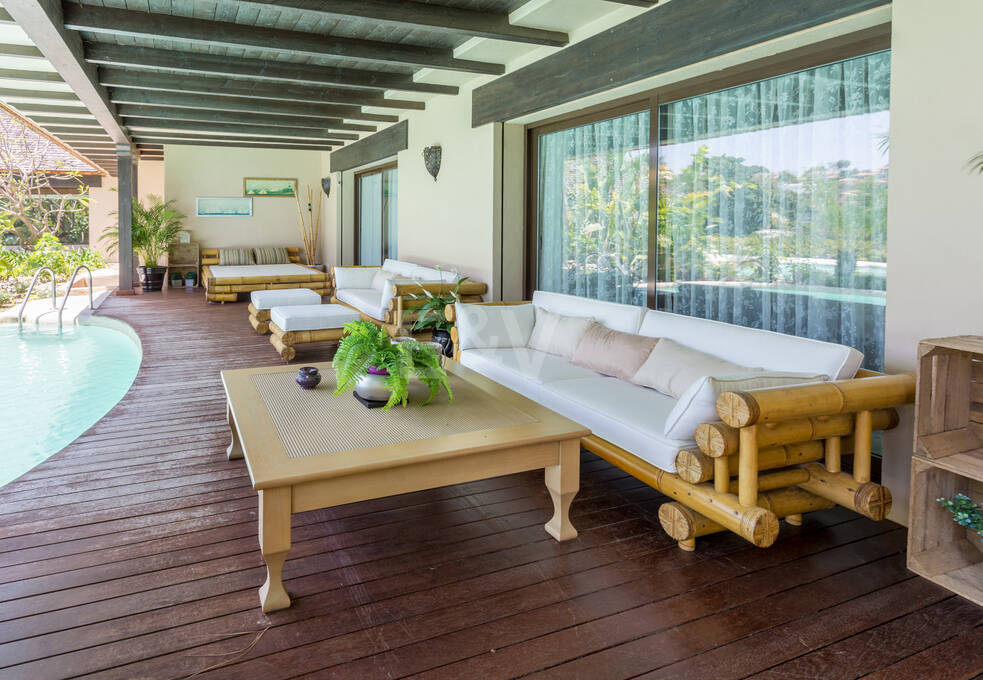Luxurious African-style villa in Rio Real Golf