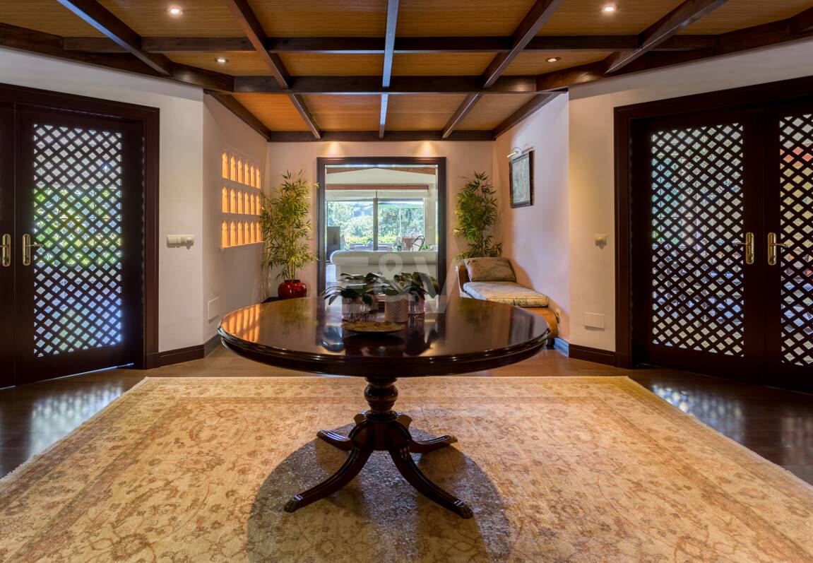 Luxurious African-style villa in Rio Real Golf