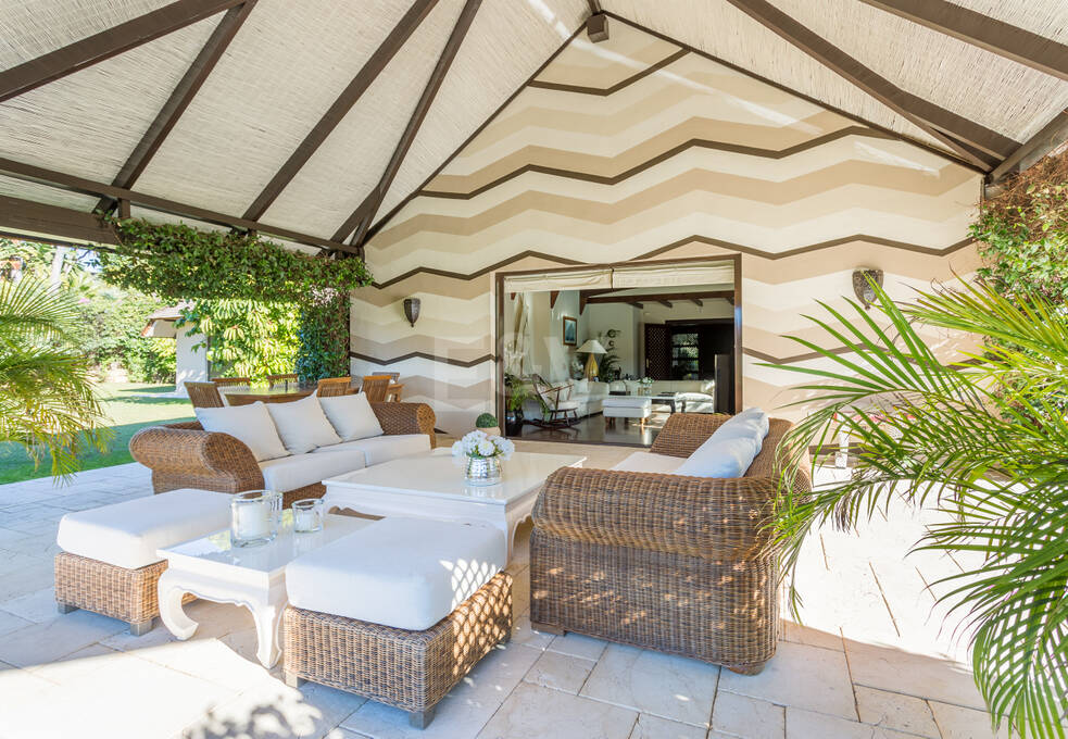 Luxurious African-style villa in Rio Real Golf