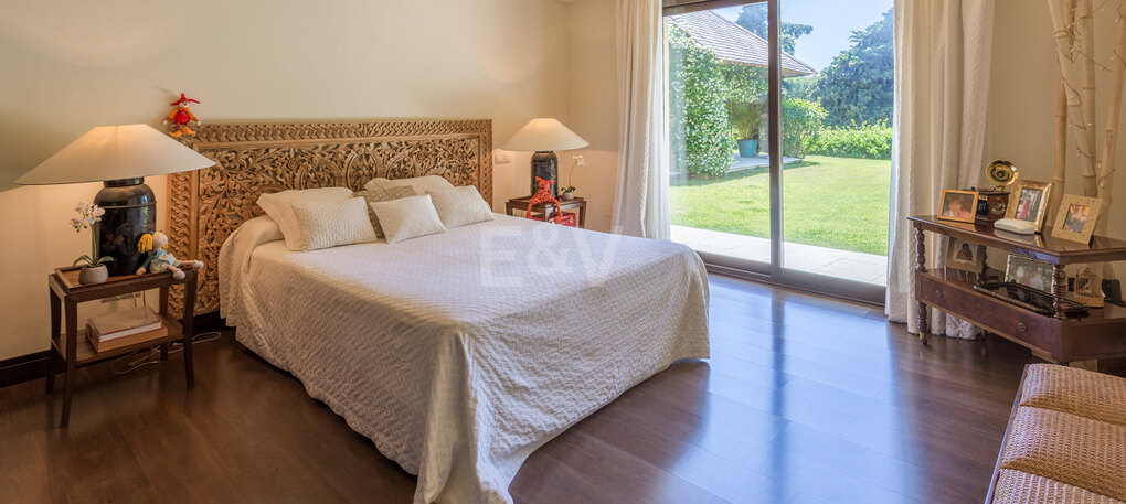 Luxurious African-style villa in Rio Real Golf