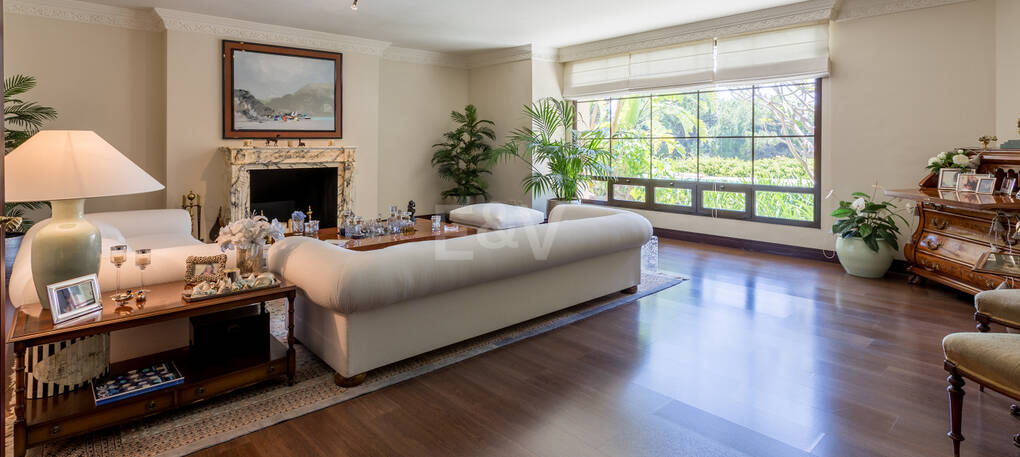 Luxurious African-style villa in Rio Real Golf