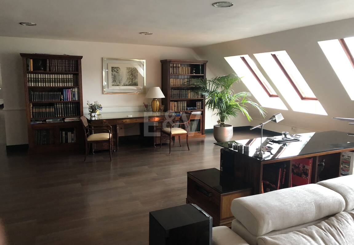 Luxurious African-style villa in Rio Real Golf