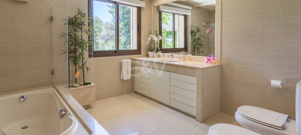 Luxurious African-style villa in Rio Real Golf