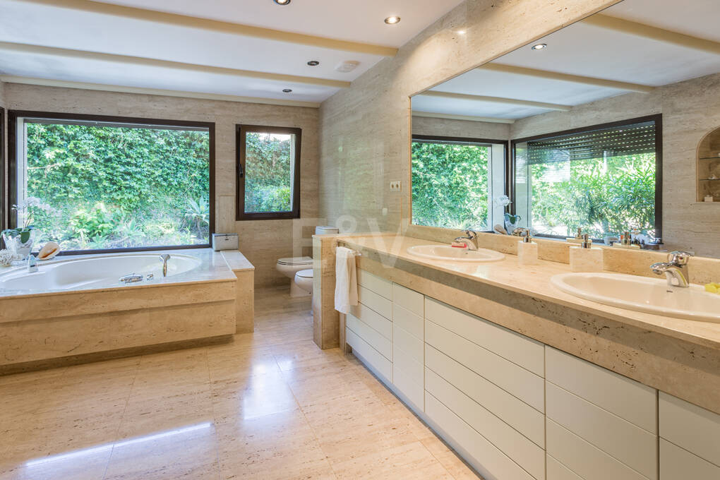 Luxurious African-style villa in Rio Real Golf