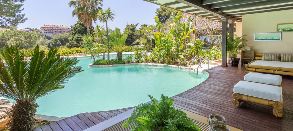 Luxurious African-style villa in Rio Real Golf