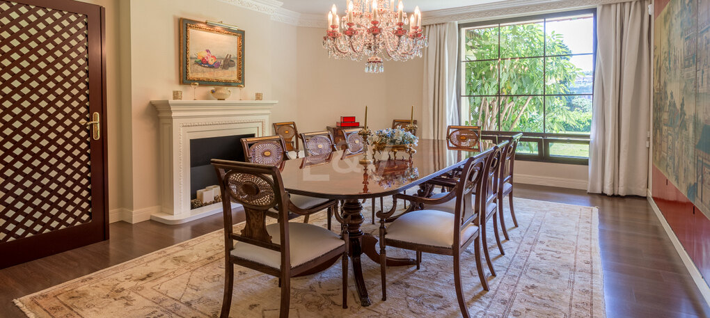 Luxurious African-style villa in Rio Real Golf