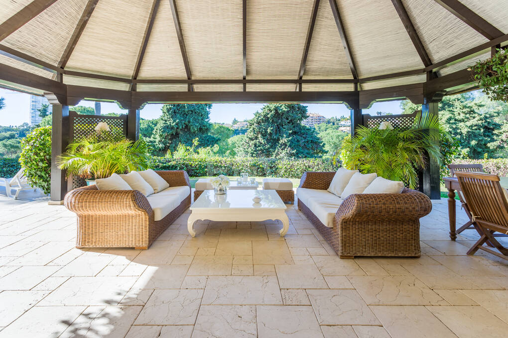 Luxurious African-style villa in Rio Real Golf